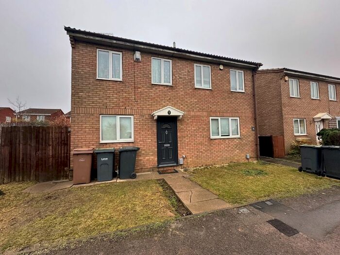 2 Bedroom Semi-Detached House To Rent In Falstone Green, Luton, Bedfordshire, LU2