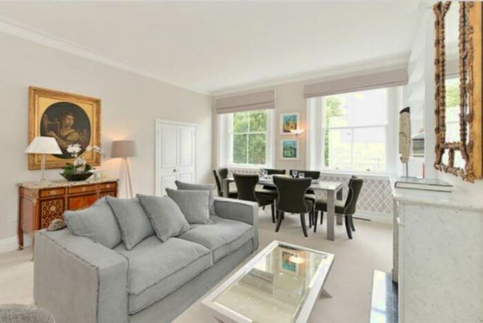 3 Bedroom Apartment To Rent In Baker Street, Marylebone, London, NW1
