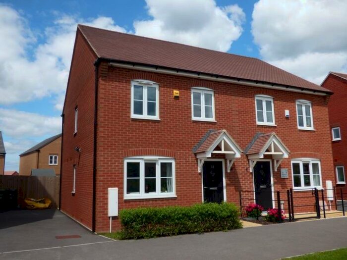 3 Bedroom Semi-Detached House To Rent In Harrier Way, Hardwicke, GL2