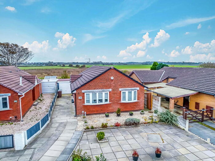 2 Bedroom Detached Bungalow For Sale In Markham Drive, Kew Meadows, Southport, PR8