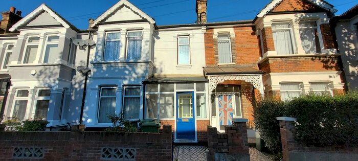 2 Bedroom Flat To Rent In Lathom Road, East Ham, London, E6