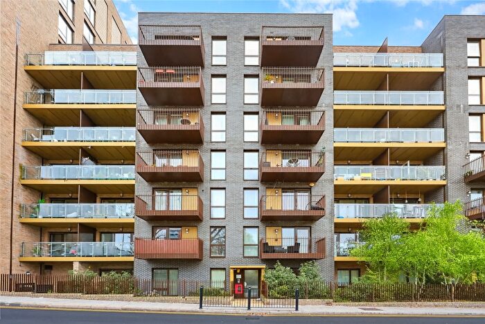 1 Bedroom Flat For Sale In Upper North Street, E14