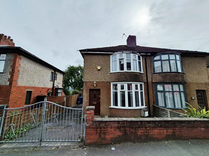 3 Bedroom House To Rent In Livingstone Road, BB2