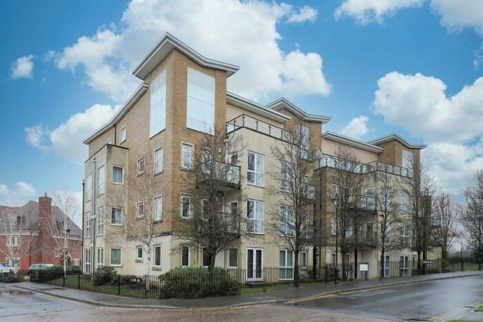 3 Bedroom Apartment For Sale In Elizabeth Jennings Way, Oxford, OX2