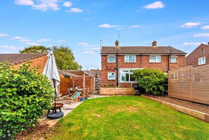 2 Bedroom Semi-Detached House For Sale In Pomfret Road, Chartham, CT4