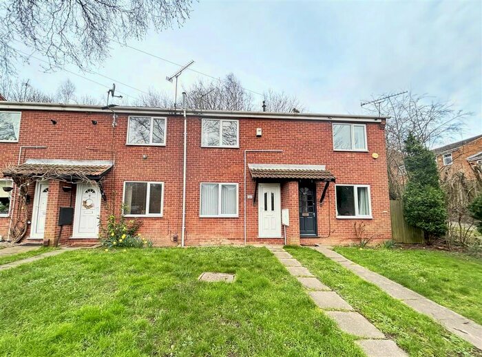 2 Bedroom Town House To Rent In Landmere Gardens, Mapperley, Nottingham, NG3