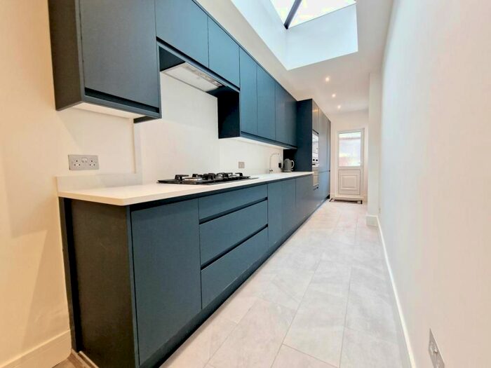 4 Bedroom Terraced House To Rent In Harringay Road, Haringey, N15