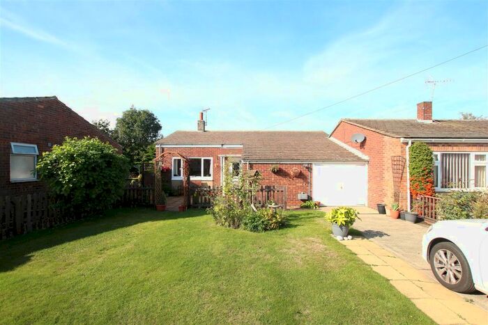 2 Bedroom Semi-Detached Bungalow For Sale In Middlegate, Bassingham, Lincoln LN5