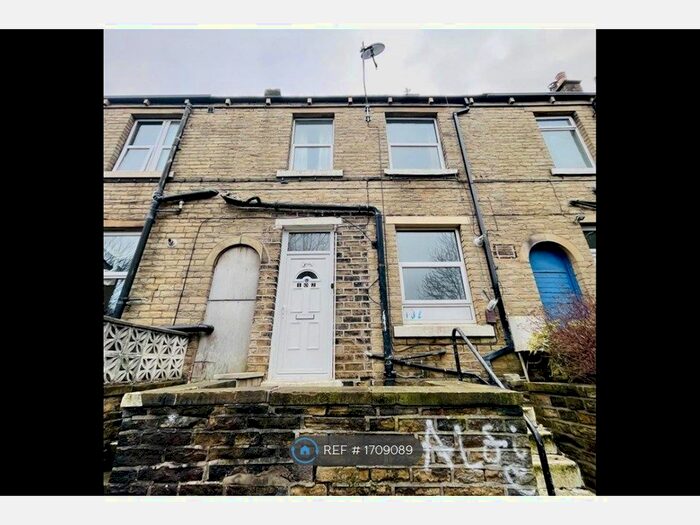 2 Bedroom Terraced House To Rent In Brooke Street, Brighouse, HD6