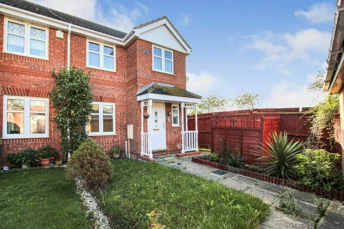 3 Bedroom Semi-Detached House To Rent In Morgan Close, Yaxley, Peterborough, PE7