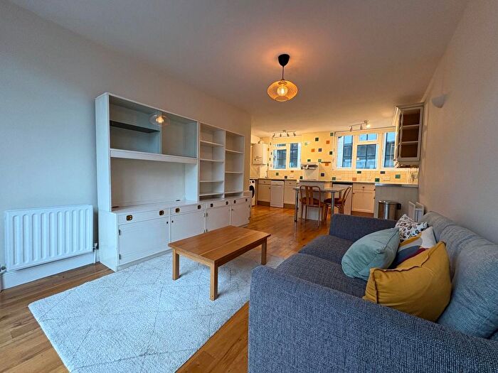 1 Bedroom Flat To Rent In Guilford Street, Guilford Court, WC1N