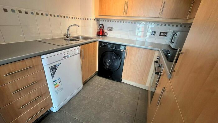 2 Bedroom Apartment To Rent In Bath Row, B15