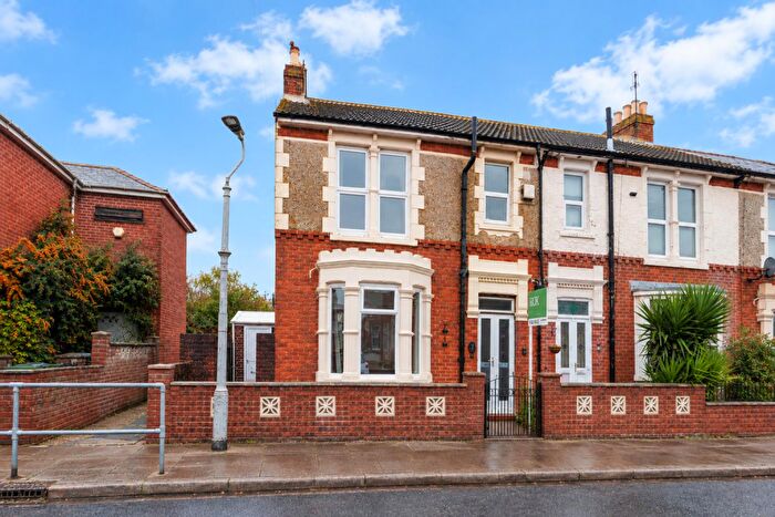 3 Bedroom End Of Terrace House For Sale In Cobden Avenue, Portsmouth, PO3