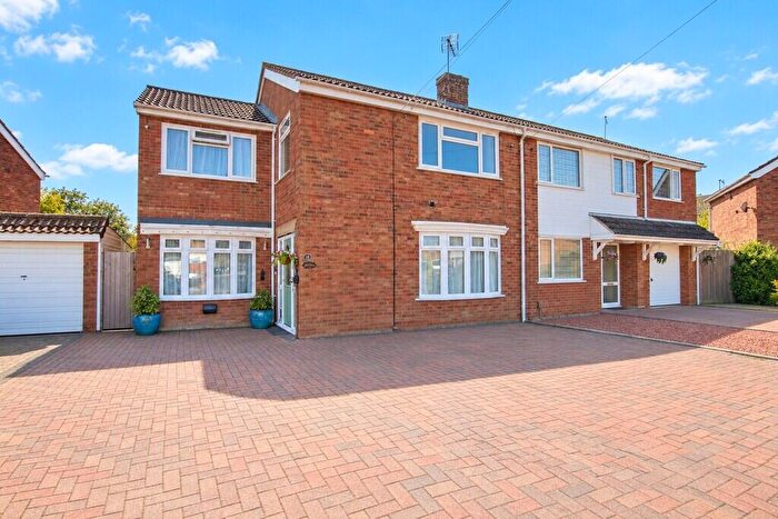 5 Bedroom Semi-Detached House For Sale In Birch Avenue, Chatteris, PE16
