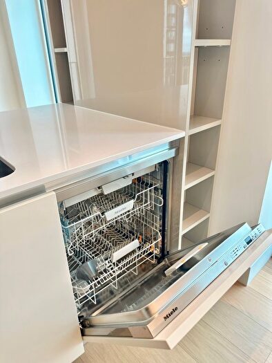 2 Bedroom Flat To Rent In Cascade Way, London, W12