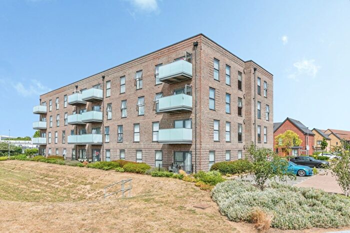 1 Bedroom Flat For Sale In Dovestone Close, West Thurrock, Grays, RM20