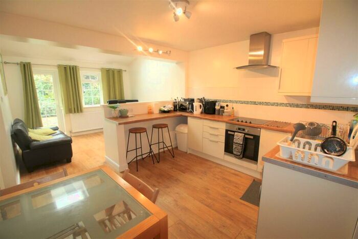 3 Bedroom House To Rent In Matlock Court, Nottingham, NG1