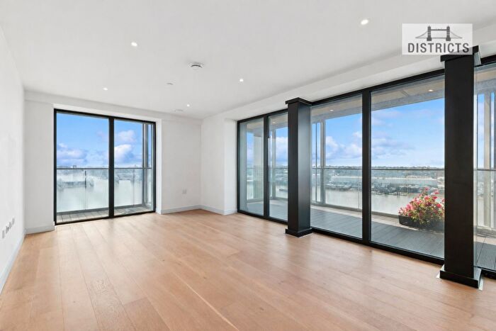 3 Bedroom Apartment To Rent In Marco Polo Tower, Bonnet Street, E16