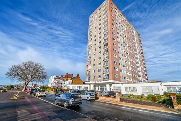 3 Bedroom Flat To Rent In Tower Court, Westcliff Parade, Westcliff On Sea, Essex, SS0