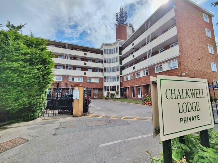 2 Bedroom Flat To Rent In London Road, Westcliff-On-Sea, SS0