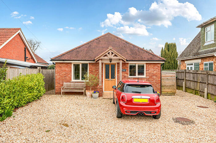 3 Bedroom Bungalow For Sale In South Lane, Nomansland, Salisbury, SP5