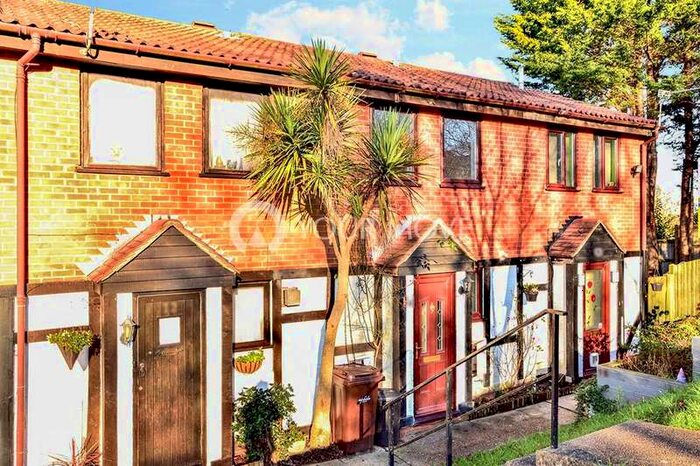 2 Bedroom Leisure Facility Commercial To Rent In Goose Close, Chatham, Kent, ME5