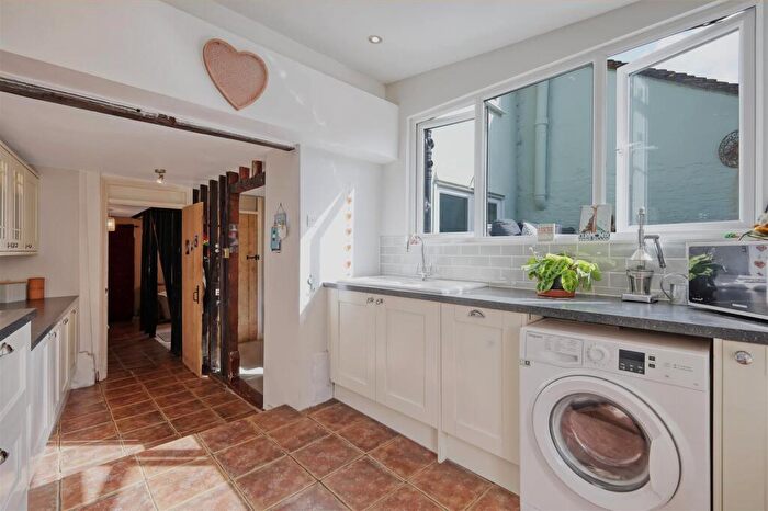 3 Bedroom Cottage For Sale In Chain Free - High Street, Puckeridge, SG11