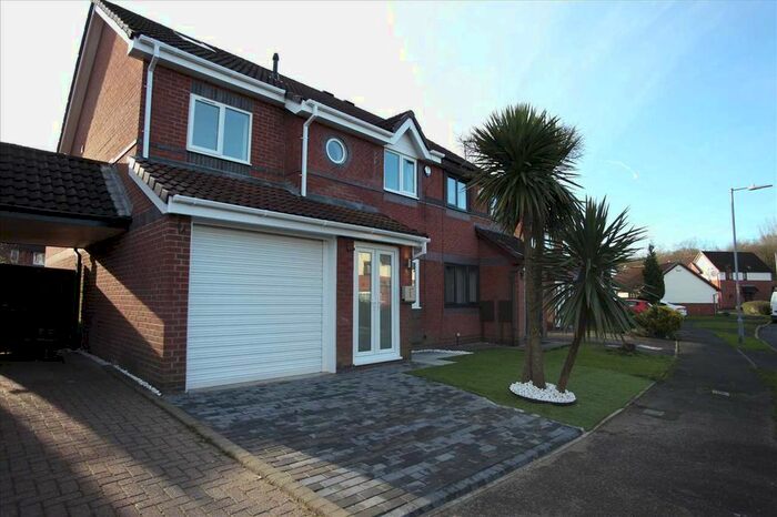 4 Bedroom Semi-Detached House To Rent In Fernside, Radcliffe, Manchester M26