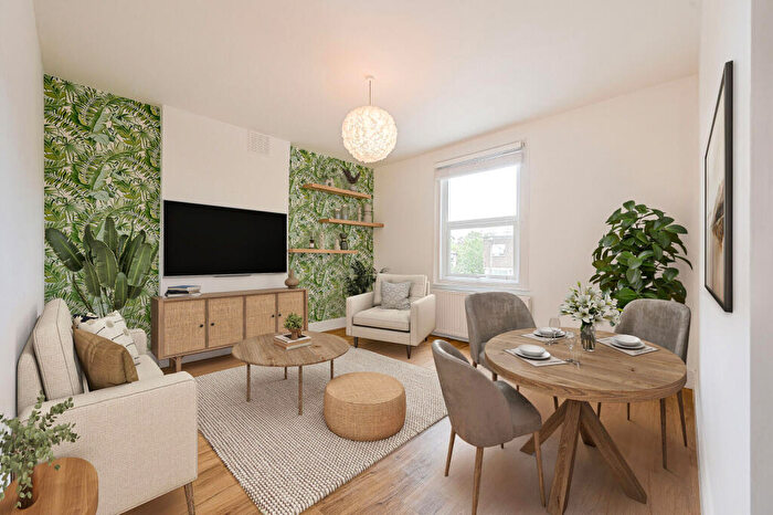 2 Bedroom Flat To Rent In Clarendon Rise, Lewisham, London, SE13