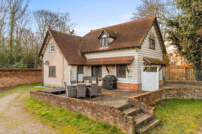 3 Bedroom Cottage For Sale In Little Warley, Brentwood, CM13