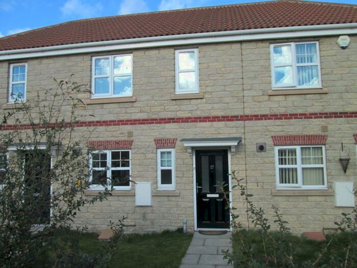 3 Bedroom Semi-Detached House To Rent In Stonefont Grove, Grimethorpe, S72