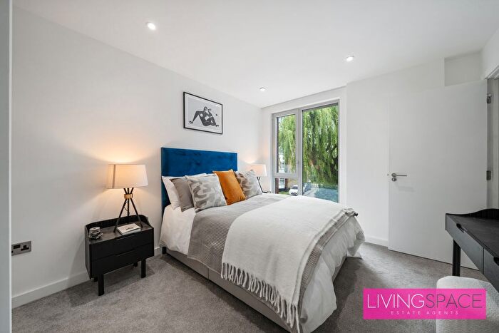 2 Bedroom Flat To Rent In High Mead, Harrow, HA1