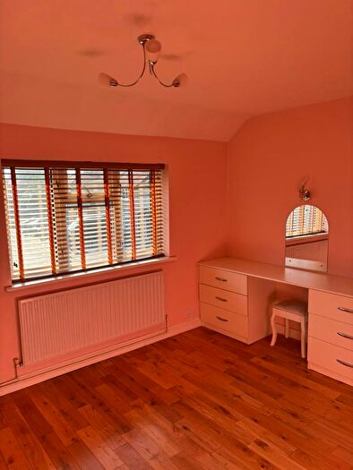 2 Bedroom End Of Terrace House To Rent In Dagenham, RM8