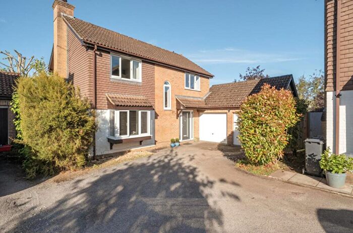 4 Bedroom Detached House For Sale In Tees Close, Valley Park, Chandler's Ford, SO53