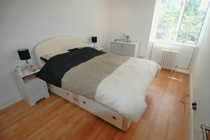 1 Bedroom Flat To Rent In Churchill Gardens, London, SW1V
