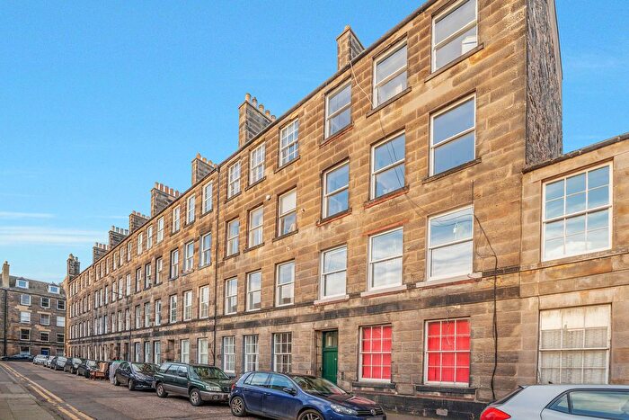 3 Bedroom Flat To Rent In Kirk Street, Leith, Edinburgh, EH6