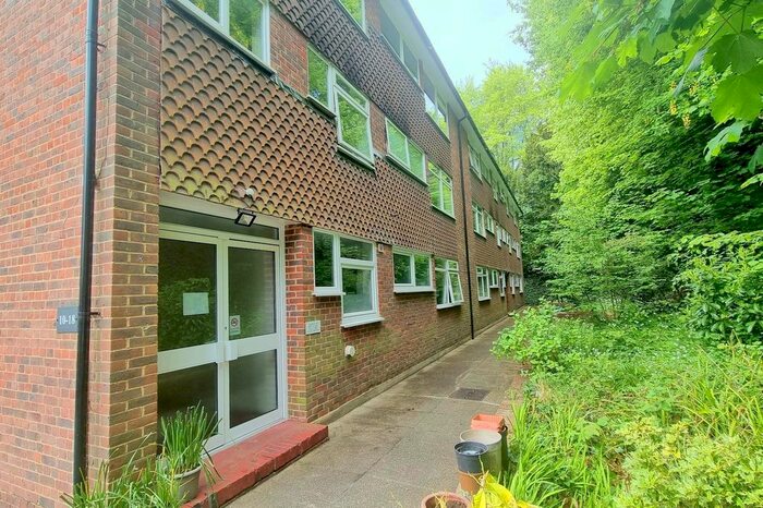 2 Bedroom Flat To Rent In Church Hill, Caterham, CR3