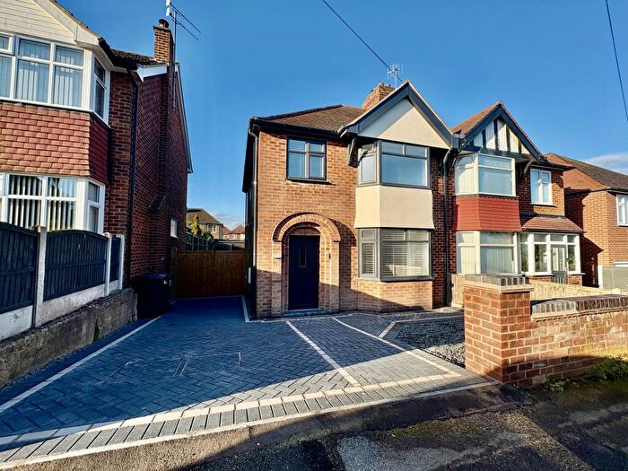 3 Bedroom House To Rent In Castleton Avenue, Arnold, NG5