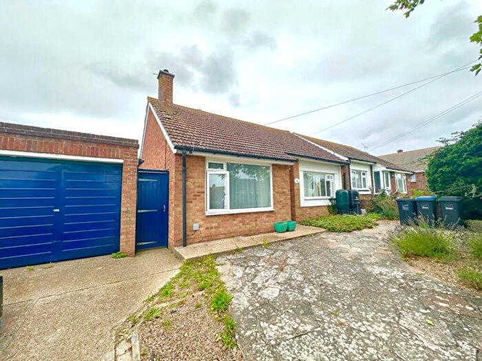 2 Bedroom Bungalow To Rent In Langdale Avenue, Ramsgate, Kent, CT11