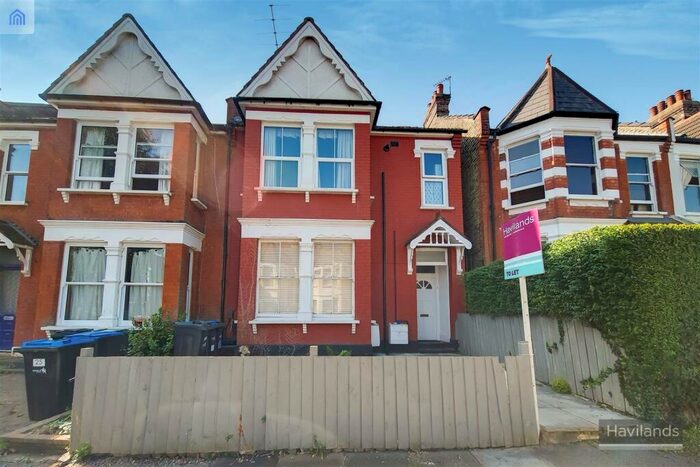 2 Bedroom Flat To Rent In Eaton Park Road, Palmers Green, N13