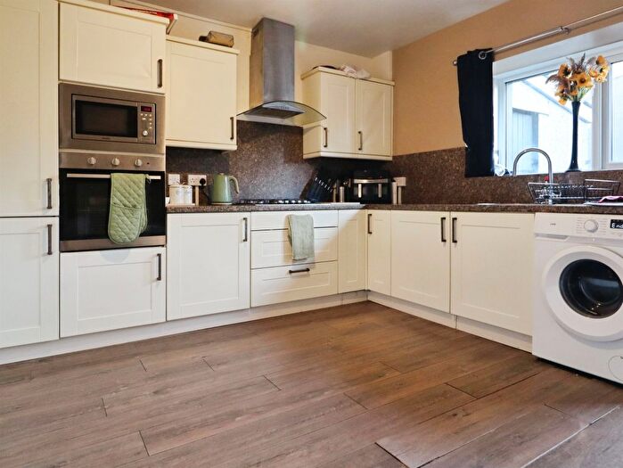 3 Bedroom End Terrace House For Sale In Mill Street, Tonyrefail, Porth, CF39