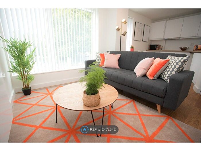 2 Bedroom Flat To Rent In Goswell Road, London, EC1V