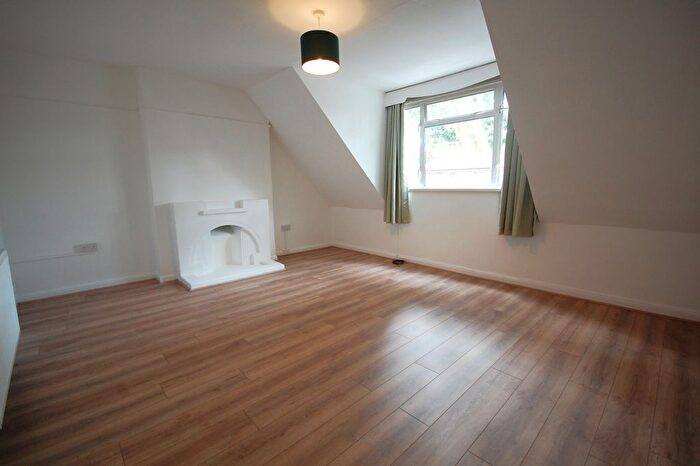 2 Bedroom Flat To Rent In Thornton Avenue, London, W4