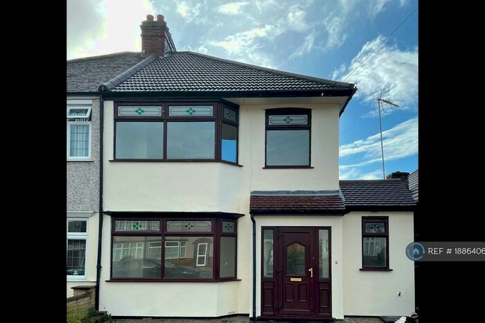 3 Bedroom Semi-Detached House To Rent In Sandringham Drive, Welling, DA16