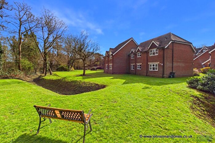 2 Bedroom Retirement Property For Sale In Burley Orchard, Chertsey, Surrey, KT16
