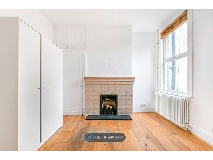 2 Bedroom Semi-Detached House To Rent In Whitehorse Road, Croydon, CR0