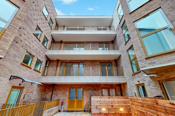 1 Bedroom Flat To Rent In Monarch Apartments, High Road, Willesden, NW10