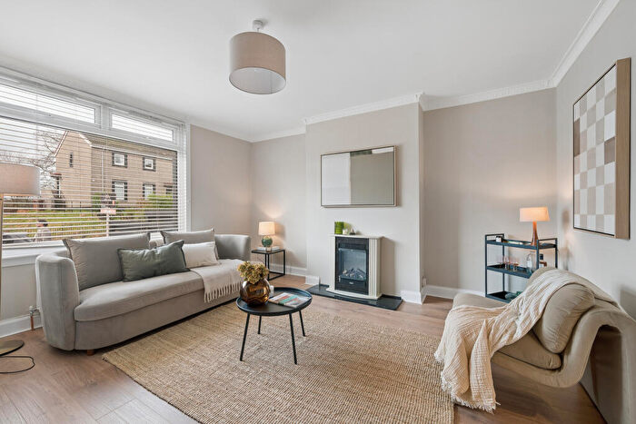 3 Bedroom Flat For Sale In Acredyke Road, Glasgow, G21