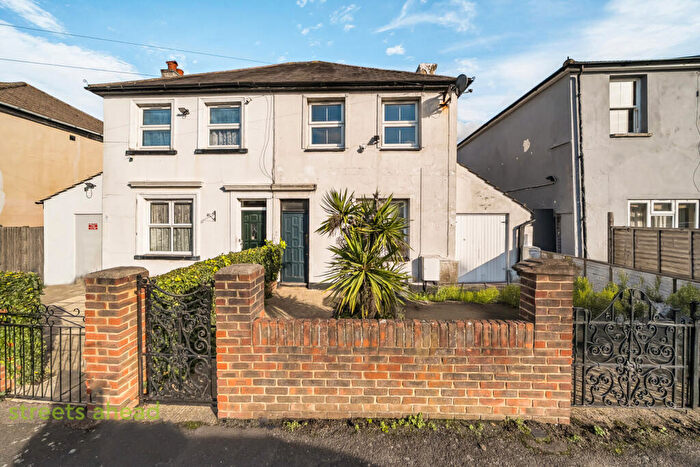 3 Bedroom Semi Detached House For Sale In Bensham Grove, Thornton Heath, CR7