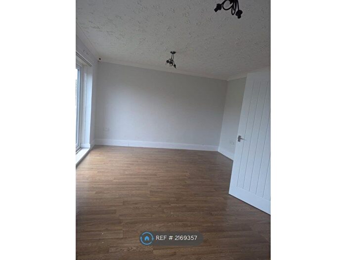 2 Bedroom Semi-Detached House To Rent In Lakeland Drive, Peterlee, SR8